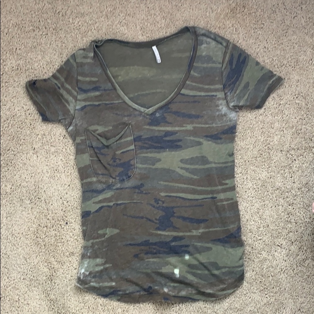 Z Supply Camo V-Neck Sz M